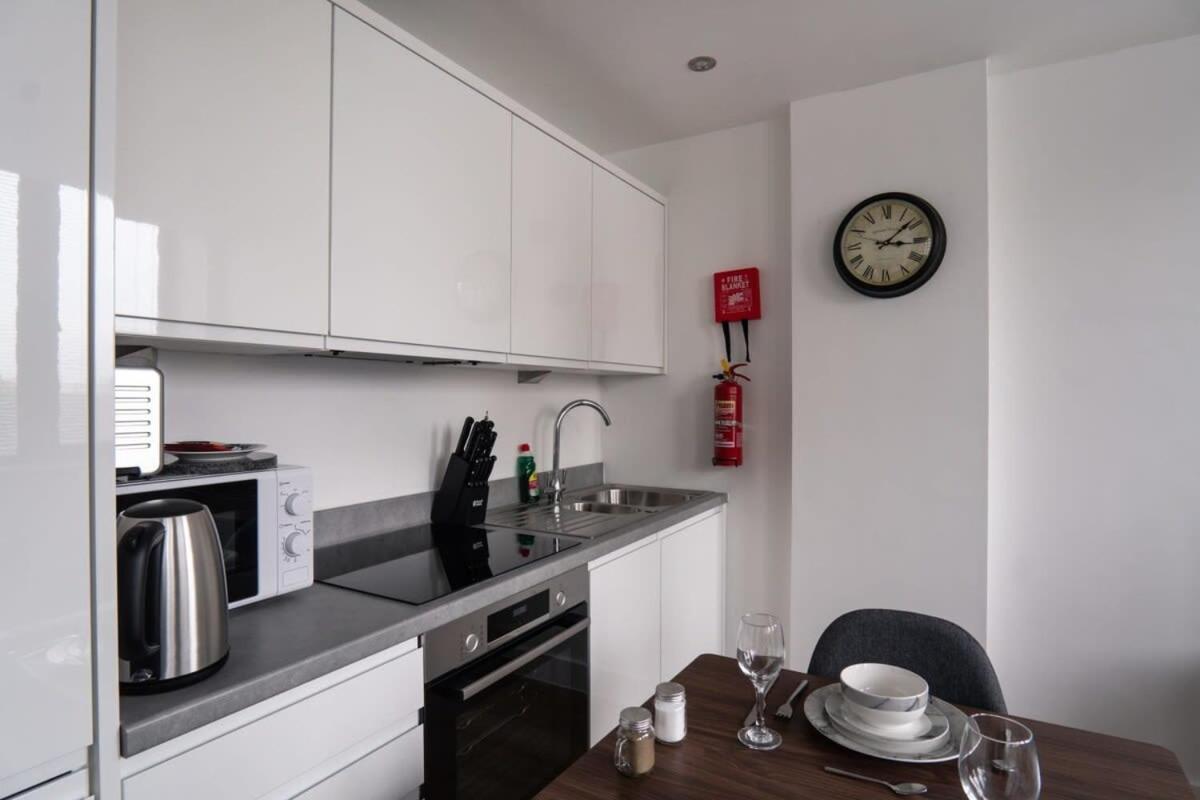 Stay Zeni, Alexandra Rise Manchester Chic Studio Экстерьер фото